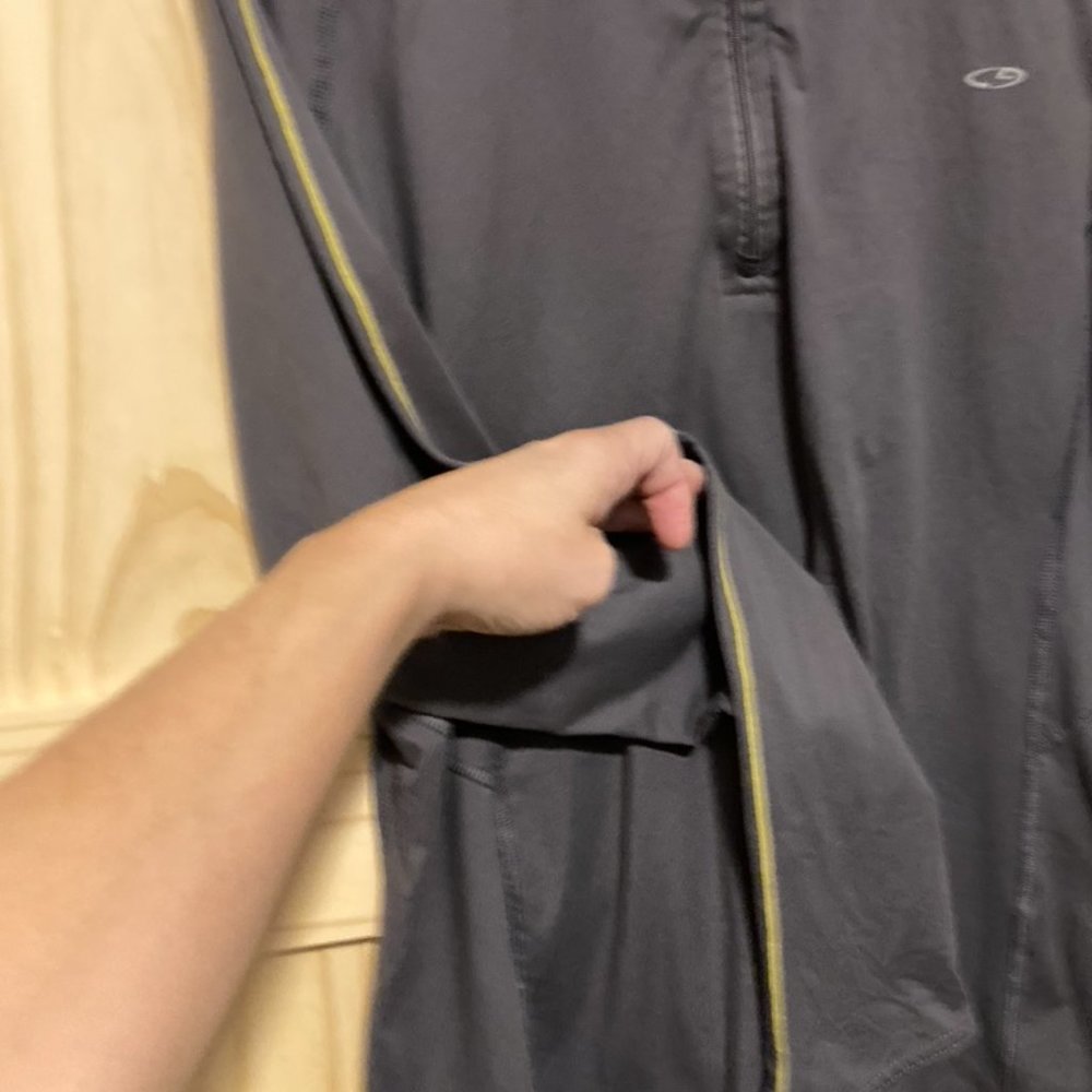Champion PullOver - Picture 6 of 6